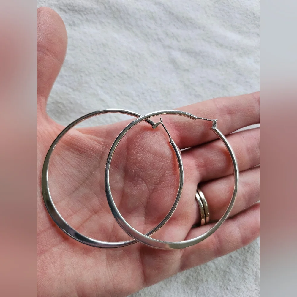 Premier Designs On The Town Silver Plated Hoop Earrings, Large, Reflective, NIB - Picture 4 of 16